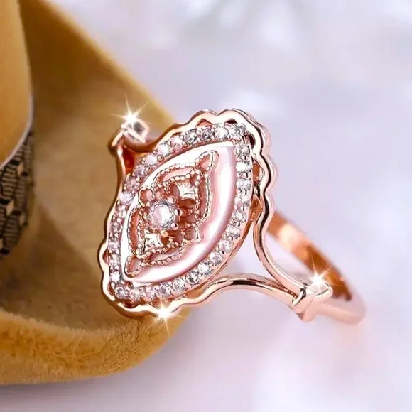 Women's Vintage-Style Ring - Picture 2 of 6